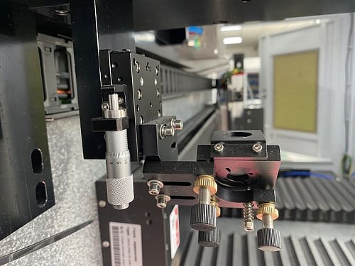 Лазерный станок для резки стекла PROTONBEAM P-75